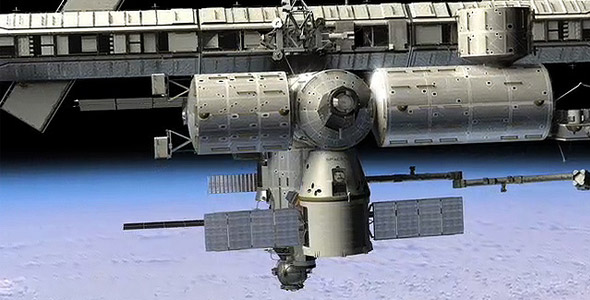 De Columbus-module gekoppeld aan het ISS.